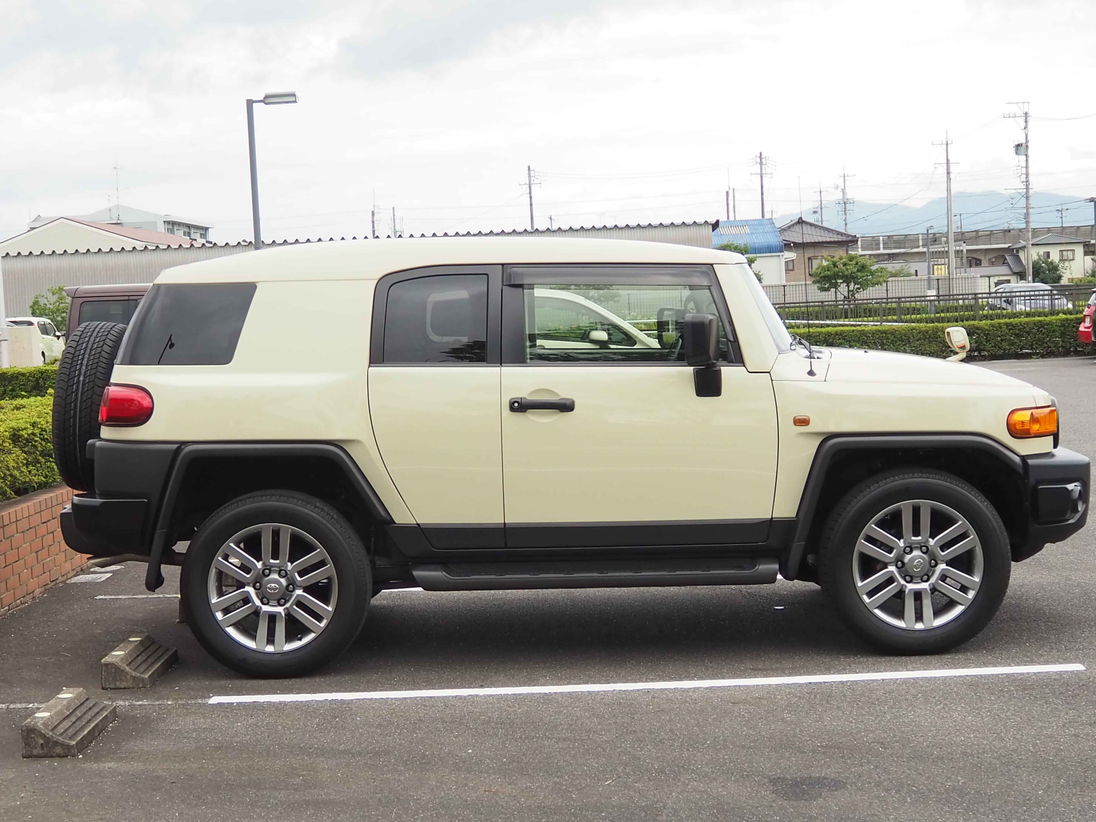 トヨタ　FJクルーザー ファイナルエディション 純正リヤバンパー リアバンパーカバー USトヨタ 純正品 TOYOTA FJクルーザー 全年