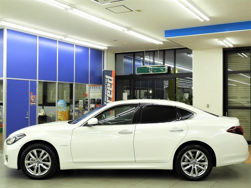 フーガ ハイブリッド ｖｉｐの中古車情報 中古車販売ならフリード